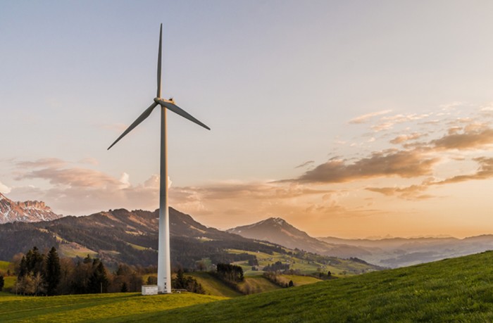 中國新能源產業蓬勃發展,為全球可持續發展作出積極貢獻